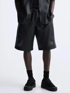ZARA パンチング　レザー　ハーフパンツ