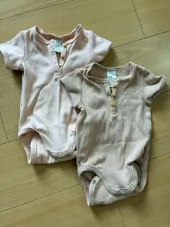 H&M ベージュ ボタン付きロンパース 2点セット