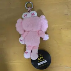 KAWS BFF ぬいぐるみ キーホルダー ピンク
