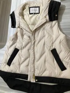 レディース　イヴィスト　ダウンベスト　お値下げ　ホワイトベージュ　おしゃれ　新品