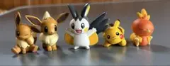 ポケモン ガチャガチャ ミニフィギュア ピカチュウ・アチャモ・イーブイ・エモンガ