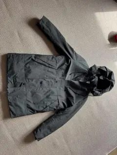 フード付きダークグレージャケット