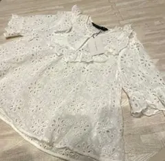 【新品タグ付】ZARA WOMAN レースフリルホワイト五分袖トップス XS