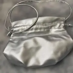 シルバー 巾着ショルダーバッグ