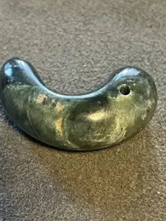 骨董　アンティーク　古代　アクセサリー　出雲石　彌生勾玉　勾玉 出雲石製（碧玉)勾玉・古墳時代と古代発掘・瑠璃玉のネックレス