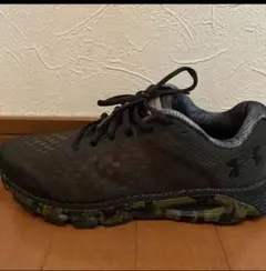 スニーカー UAホバー インフィニット 3 カモ　26.5cm