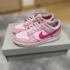 NIKE スニーカー