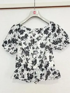 INGNI花柄フリル付き半袖ブラウス M オフショル