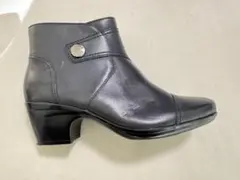 Clarks　超美品ブラックヒールブーツ23.5CM