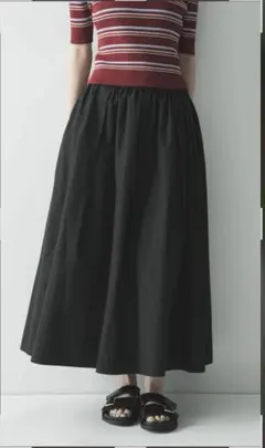 【URBANRESEARCHDOOR】フレアスカート 黒