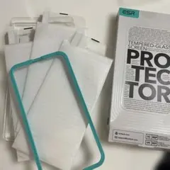 ESR iPhone 14/13/13 Pro ガラスフィルム 3枚入りのサムネイル