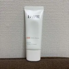 バイユア　セラムフィット　ヴェール　デイ　UVエッセンス　シアーピンク