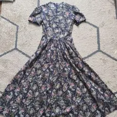 【美品】ローラアシュレイ　LAURA ASHLEY 薔薇柄ワンピース　ローズ