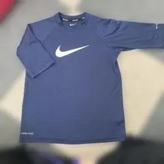 NIKEスイム　ラッシュガード128〜137㎝