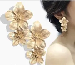 ゴールドフラワー2連　大ぶりピアス　ウエディングアクセサリー