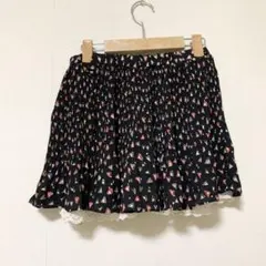 プリーツショートパンツ　ミニスカートパンツ　レースインナー付き　キュロット