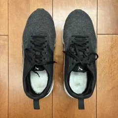 スニーカー 25.5 Puma ブラック ランニングシューズ