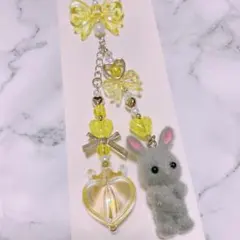 ビーズキーホルダー　イエロー　うさぎ　推しカラー　y2k 韓国　コレクトブック