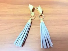タッセル イヤリング ゴールド グレー まとめ可