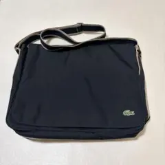 美品　LACOSTE ラコステ　メッセンジャーバッグ　ショルダーバッグ　ブラックのサムネイル