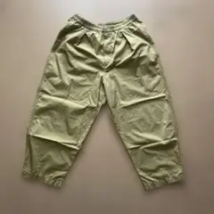 ユニクロU パラシュートクロップドパンツ Lのサムネイル