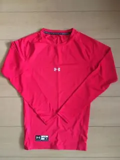 (美品)アンダーアーマー   長袖アンダーシャツ  赤色  M