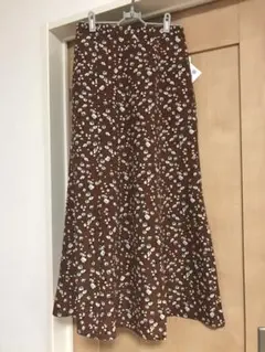 しまむら　新品　花柄ロングスカート　マーメイドスカート