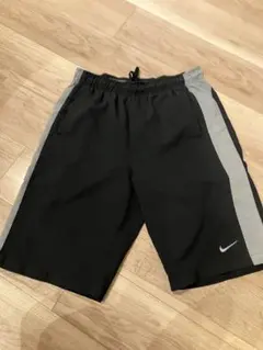 【即発送】Nike DRI-FIT ショートパンツ