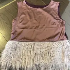 ファー付きノースリーブブラウス