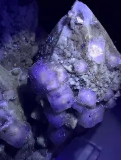 蛍光 燐光 エイリアン フローライト 原石 鉱物 標本 天然石 水晶 蛍石