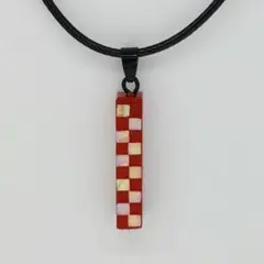 永遠を願う 市松模様の螺鈿ネックレス　赤　チェック　普段使い　贈り物　縁起物