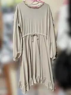 merry jenny パフフリルギャザーカットワンピース