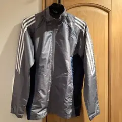 adidas ウインドブレーカM サイズ