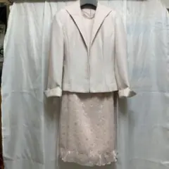 フォーマルスーツとワンピースセット