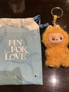 【正規品】ラブブ　イニシャルＹ POPMART PIN FOR LOVE