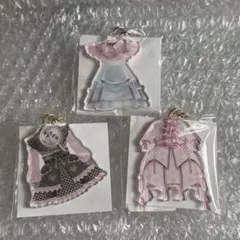 新品•未開封】 AKB48 カラコンウインク 衣装 アクリルキーホルダー