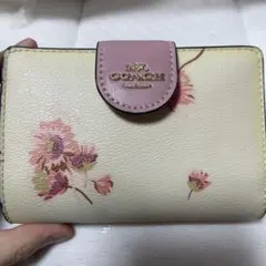 ♡美品♡ コーチ キスロックミディアムウォレット がま口財布 花柄 二