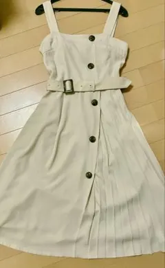 Honeys プリーツ切り替えジャンパースカート