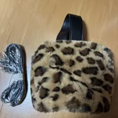 ヒョウ柄ファーショルダーバッグ