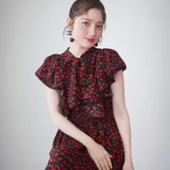 新品✨トッコ 25SS ボウタイリボンフリルシャーリング チェリーワンピース
