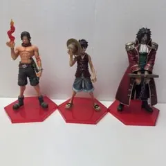 ワンピースDXフィギュア　Dの称号　ロジャー　エース　ルフィ　三体セット