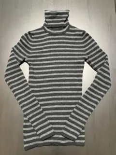 ユニクロ　タートルネックセーター　ボーダーSサイズ