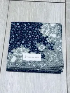 ⭐︎新品未使用品⭐︎PAUL & JOE SISTER ハンカチ ネイビー 花柄のサムネイル