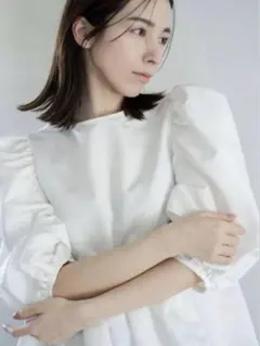 美品Bibiy ALEXA FLOWER ROMPERS - メルカリ