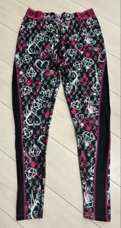 ズンバ レギンス スワロフスキー XS 数回着用 正規品 レア - メルカリ