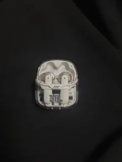 JBL ワイヤレスイヤホン ホワイト 充電ケース付きのサムネイル