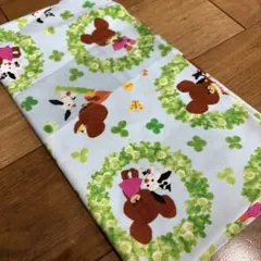 くまのがっこう 生地 水色 クローバー