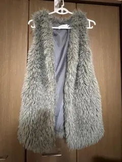 AZUL BY MOUSSY フェイクファーベスト グレー Mのサムネイル