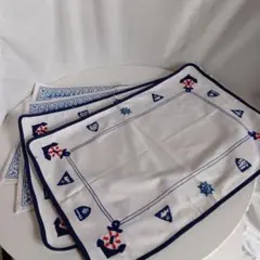 白 マリン 刺繍 トリコロール インド 幾何学 白 水色 ランチョンマット 4枚