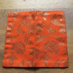 鮮やかな朱色 牡丹唐草文様 古帛紗のサムネイル